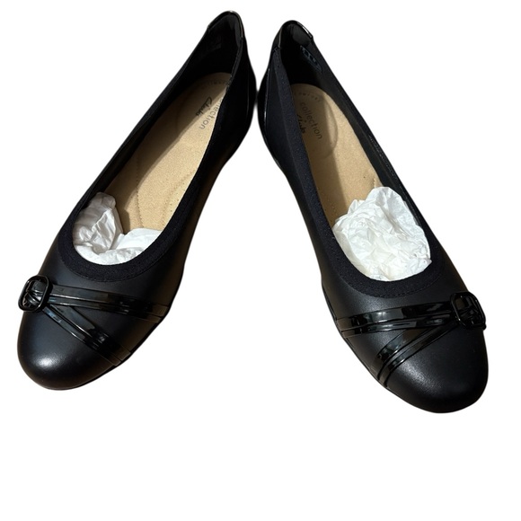 Clark’s Sara Tulip Flats - Picture 1 of 4